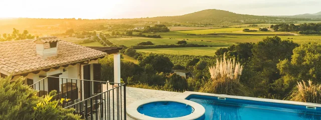Descubra el encanto de la vida isleña, desde las villas hasta la cultura