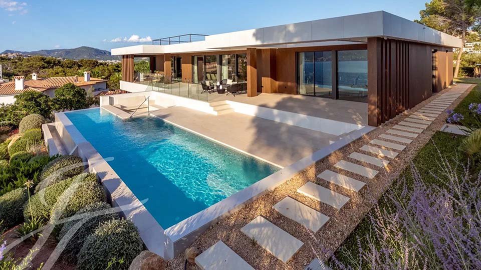 Pool area