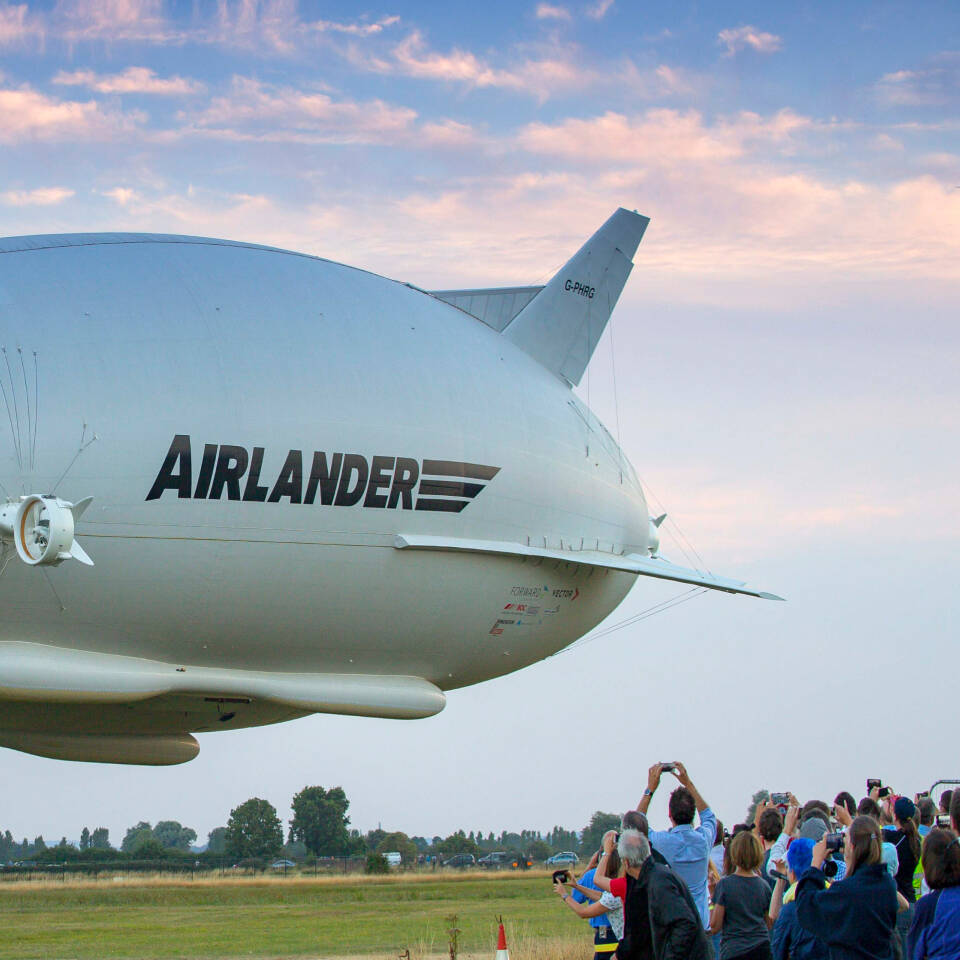 zeppelin-test-flight